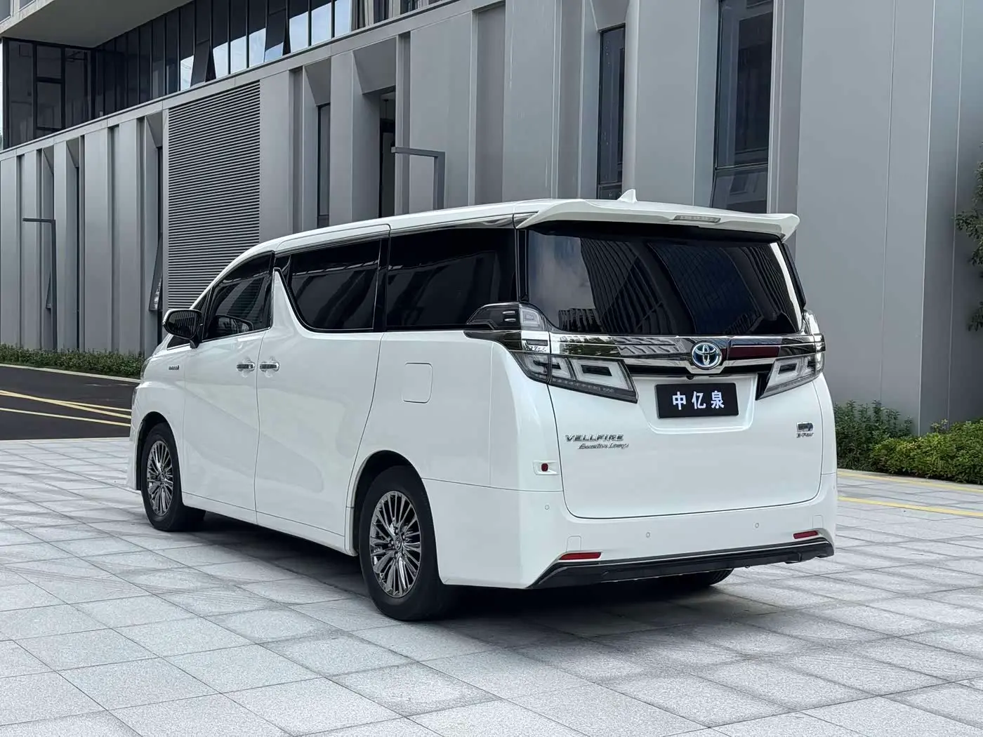 Toyota Vellfire 2021 — Photo 6/20