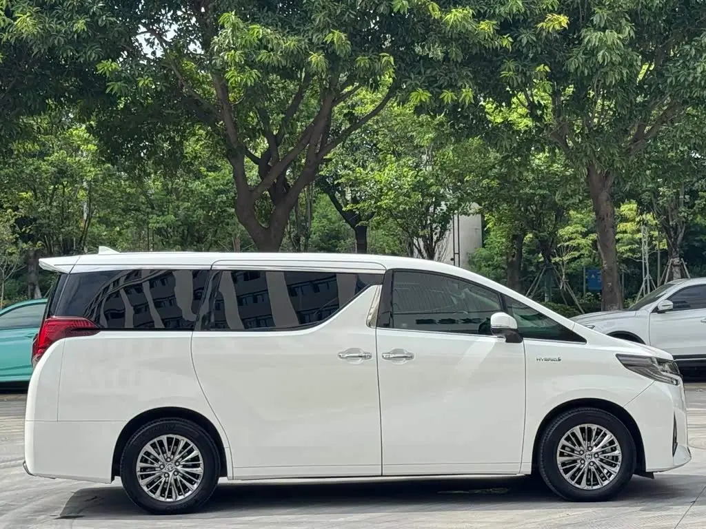 Toyota Alphard 2020 — Photo 14/16