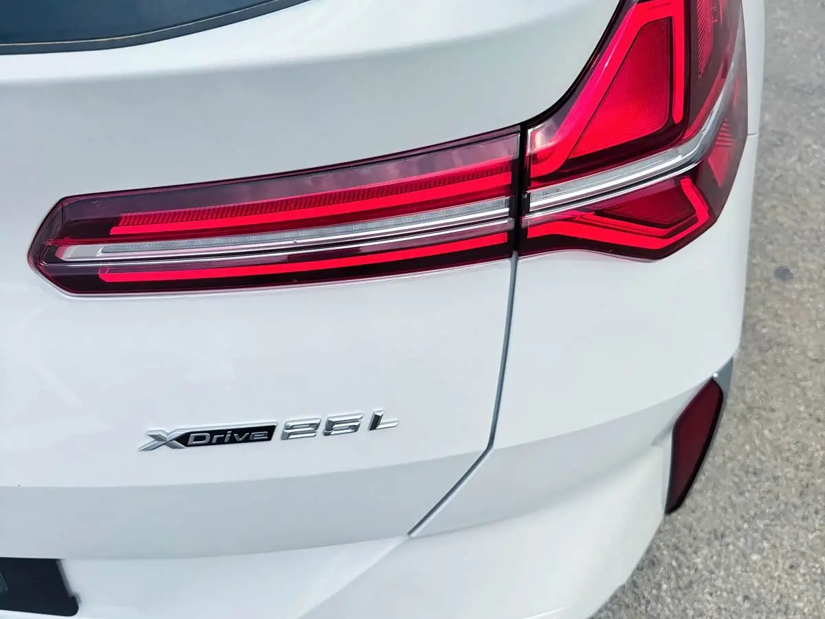 BMW X3 2025 — Photo 9/16