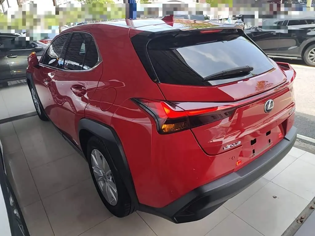 Lexus UX 2020 — Photo 5/20