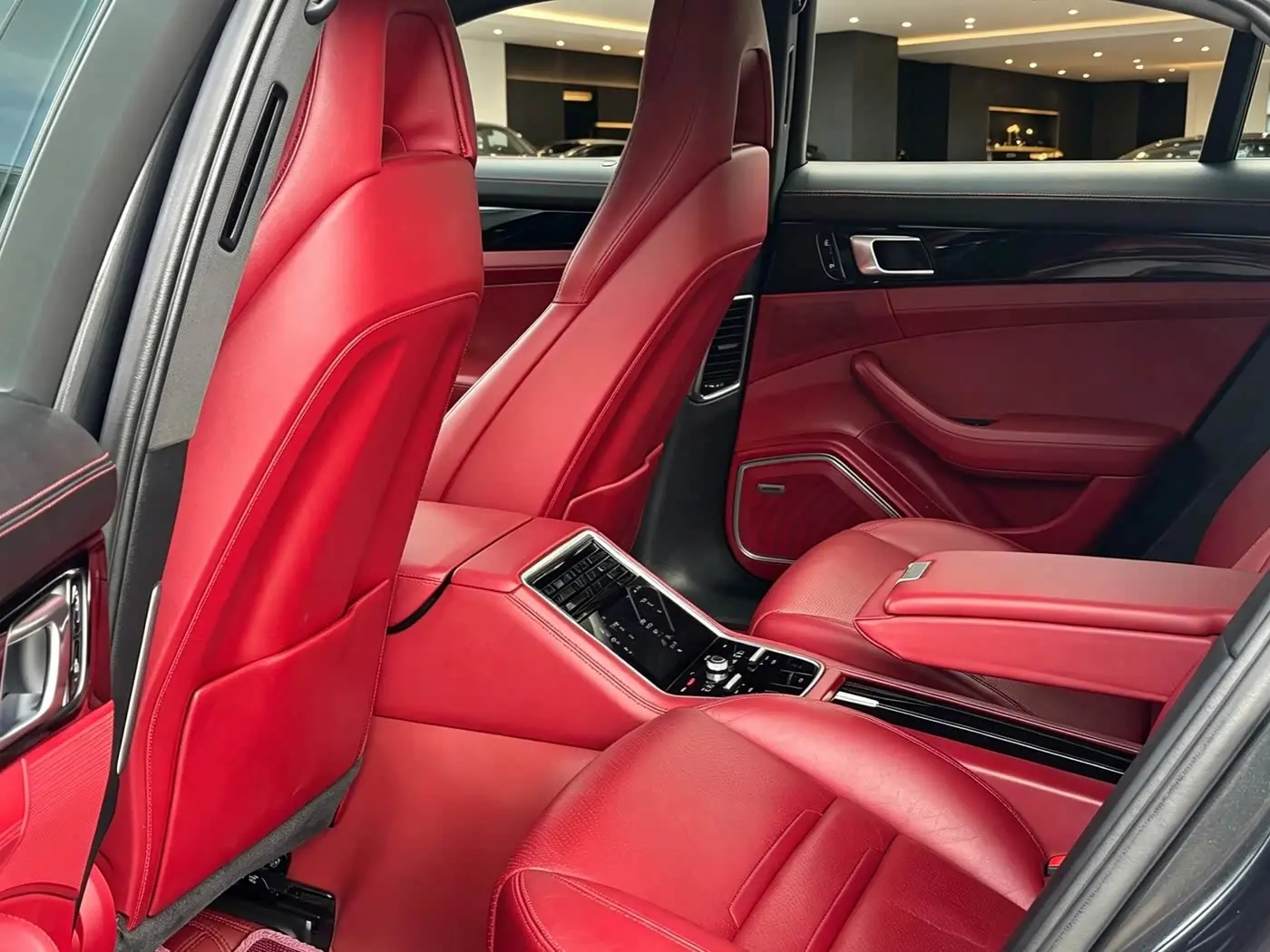 Porsche Panamera 2020 — Photo 9/10