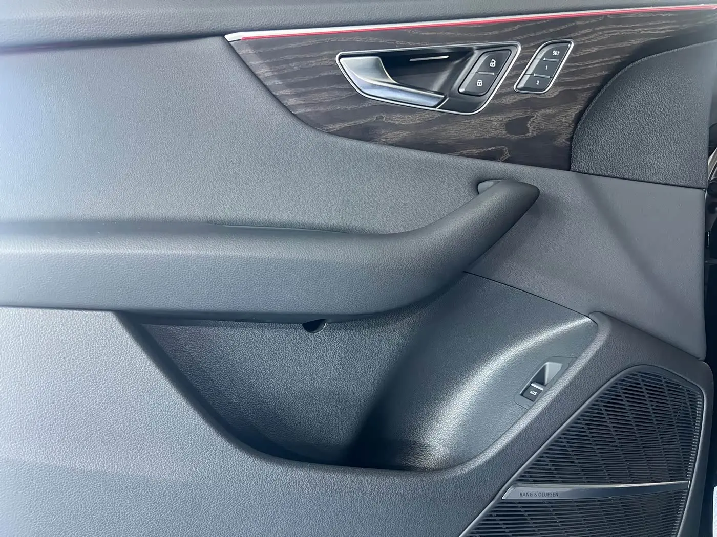 Audi Q8 2023 — Photo 16/20