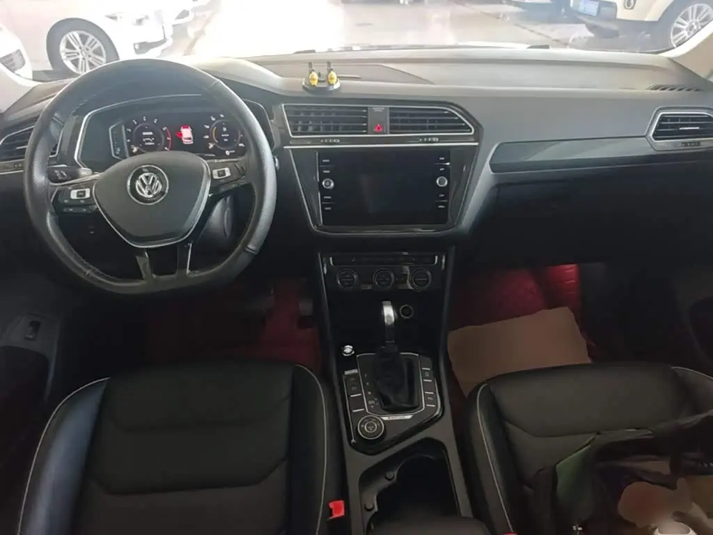 Volkswagen Tiguan 2019 — Фото 10/20