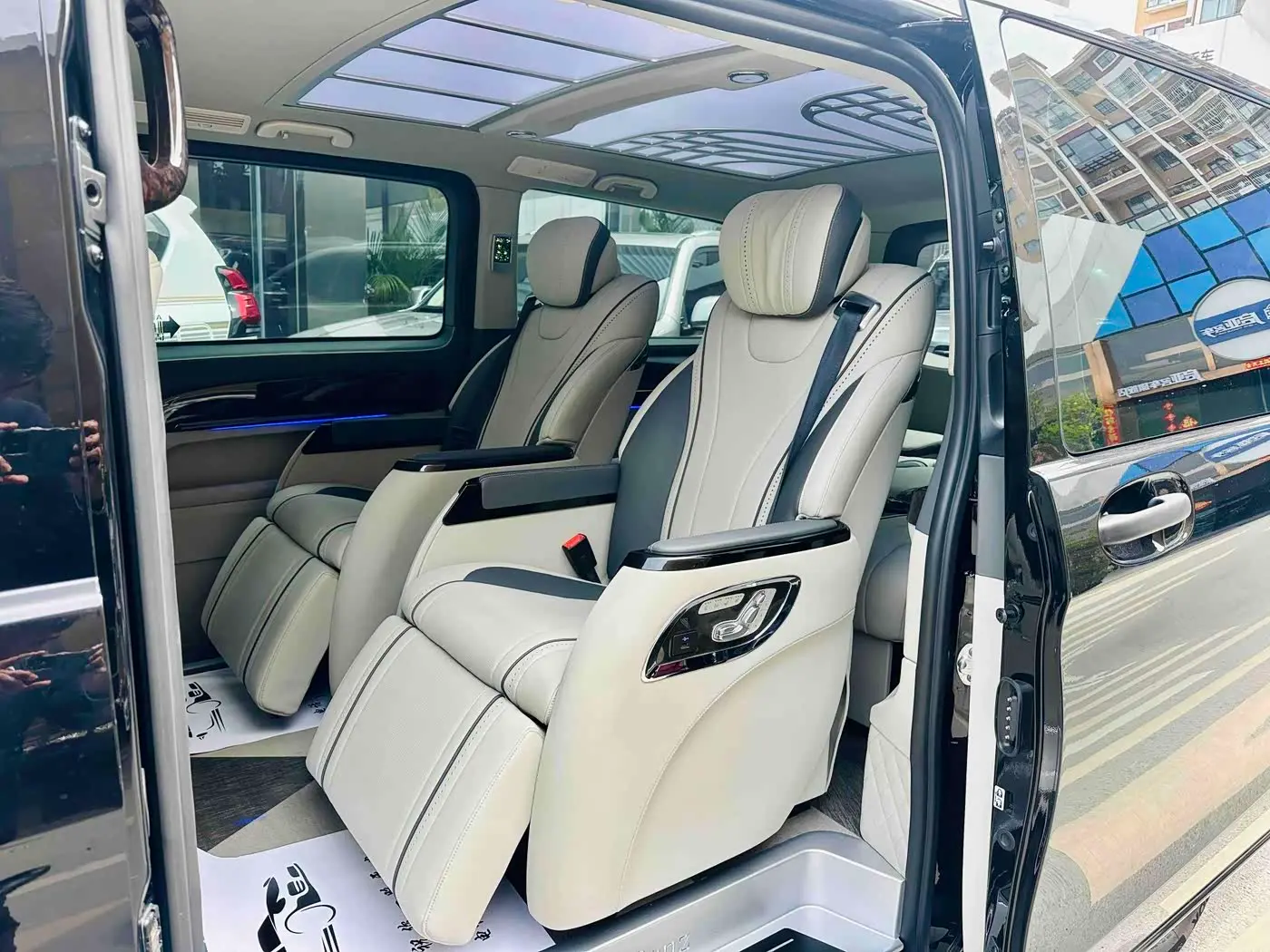 Mercedes-Benz Vito 2022 — Photo 7/15