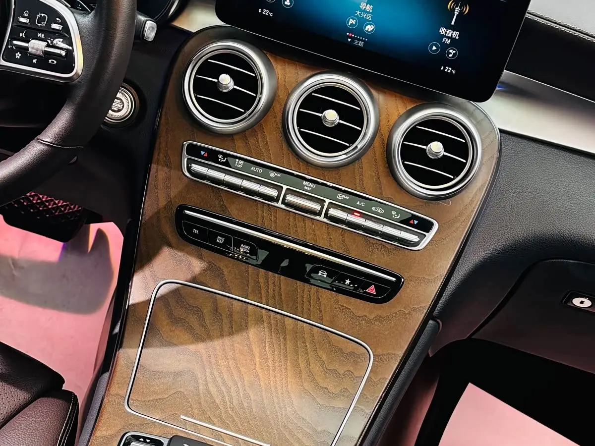 Mercedes-Benz GLC 2023 — Photo 18/20