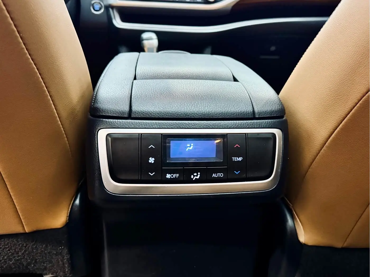 Toyota Highlander 2021 — Photo 18/20