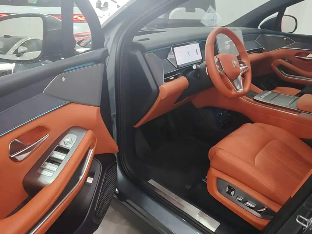 BYD Tang L 2025 — Photo 16/20