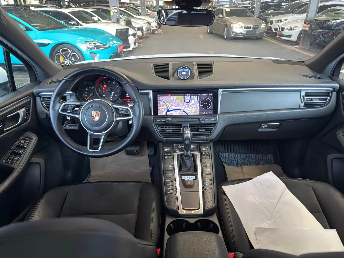 Porsche Macan 2020 — Фото 13/19