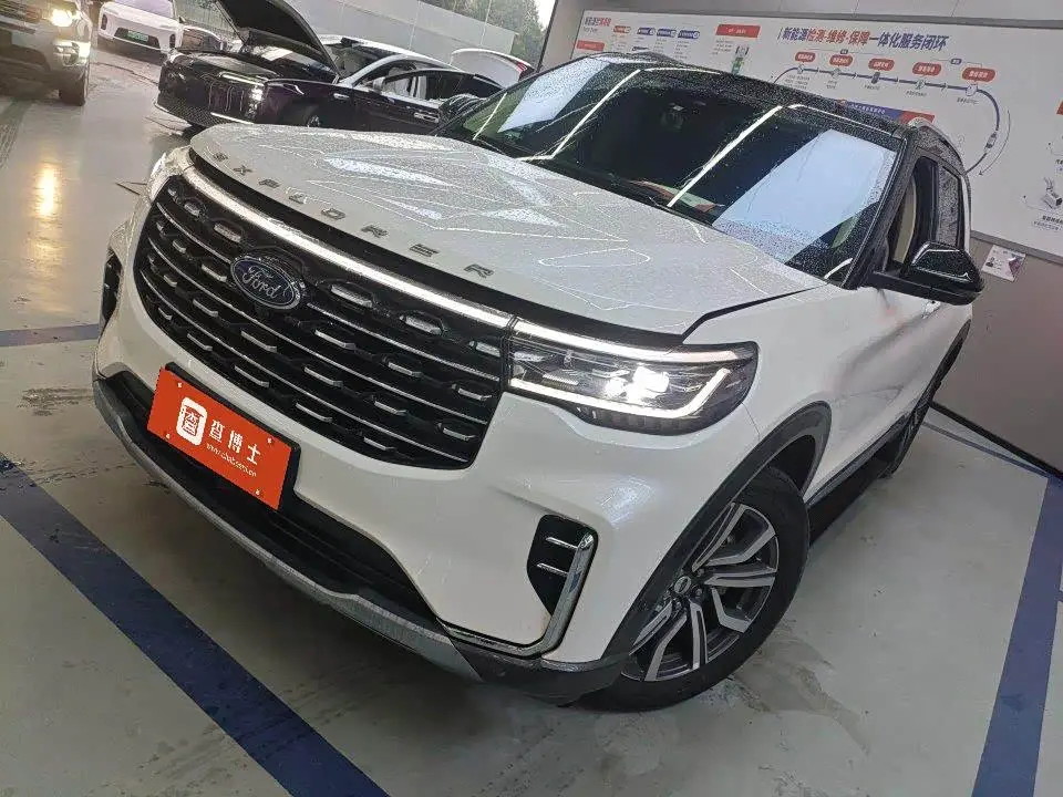 Ford Explorer 2023 — Photo 1/16