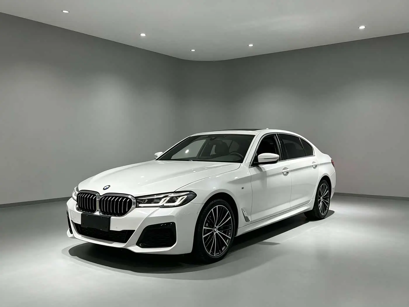 BMW 5 Series 2023 — Photo 1/6