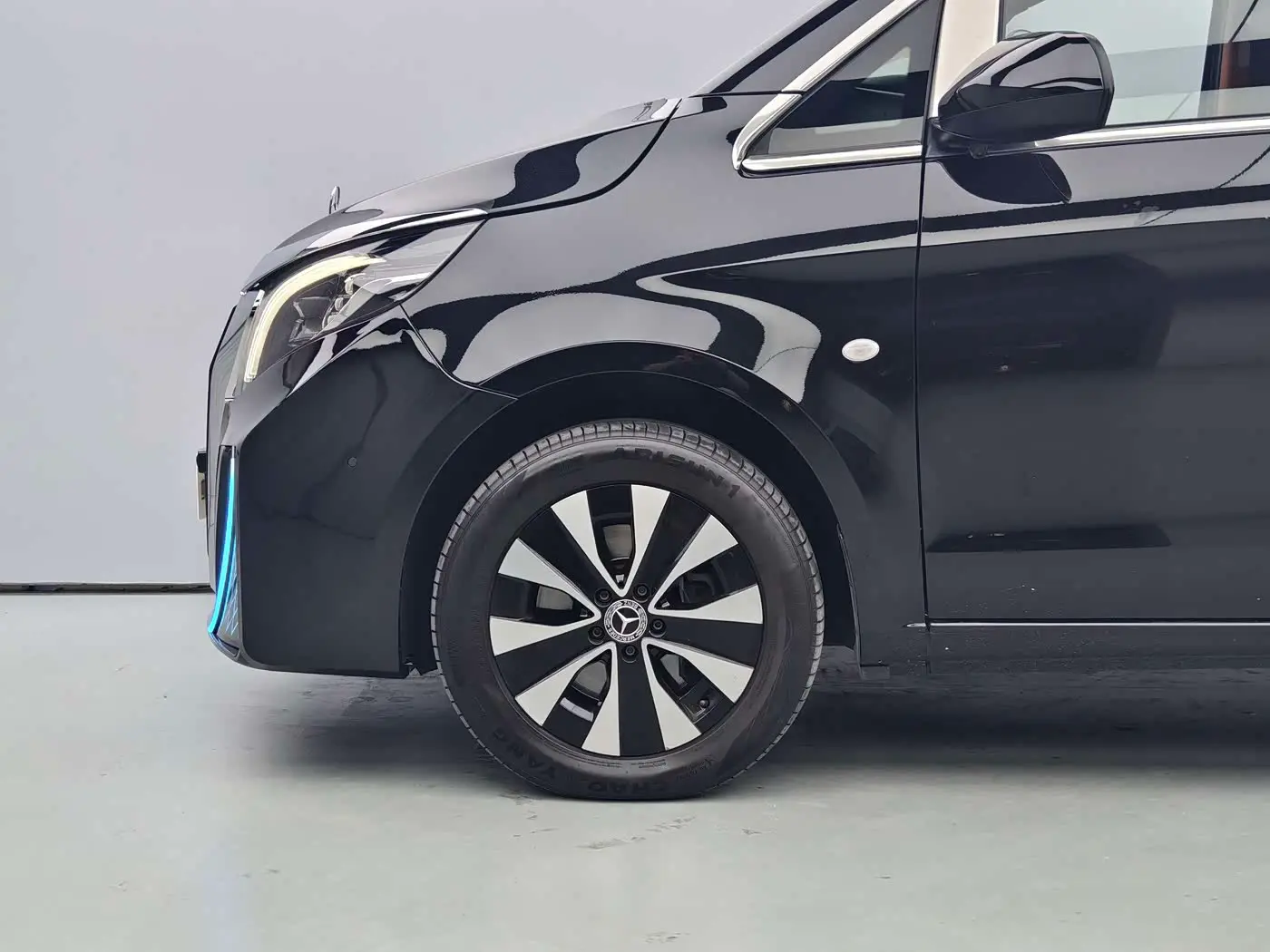 Mercedes-Benz Vito 2023 — Фото 4/18