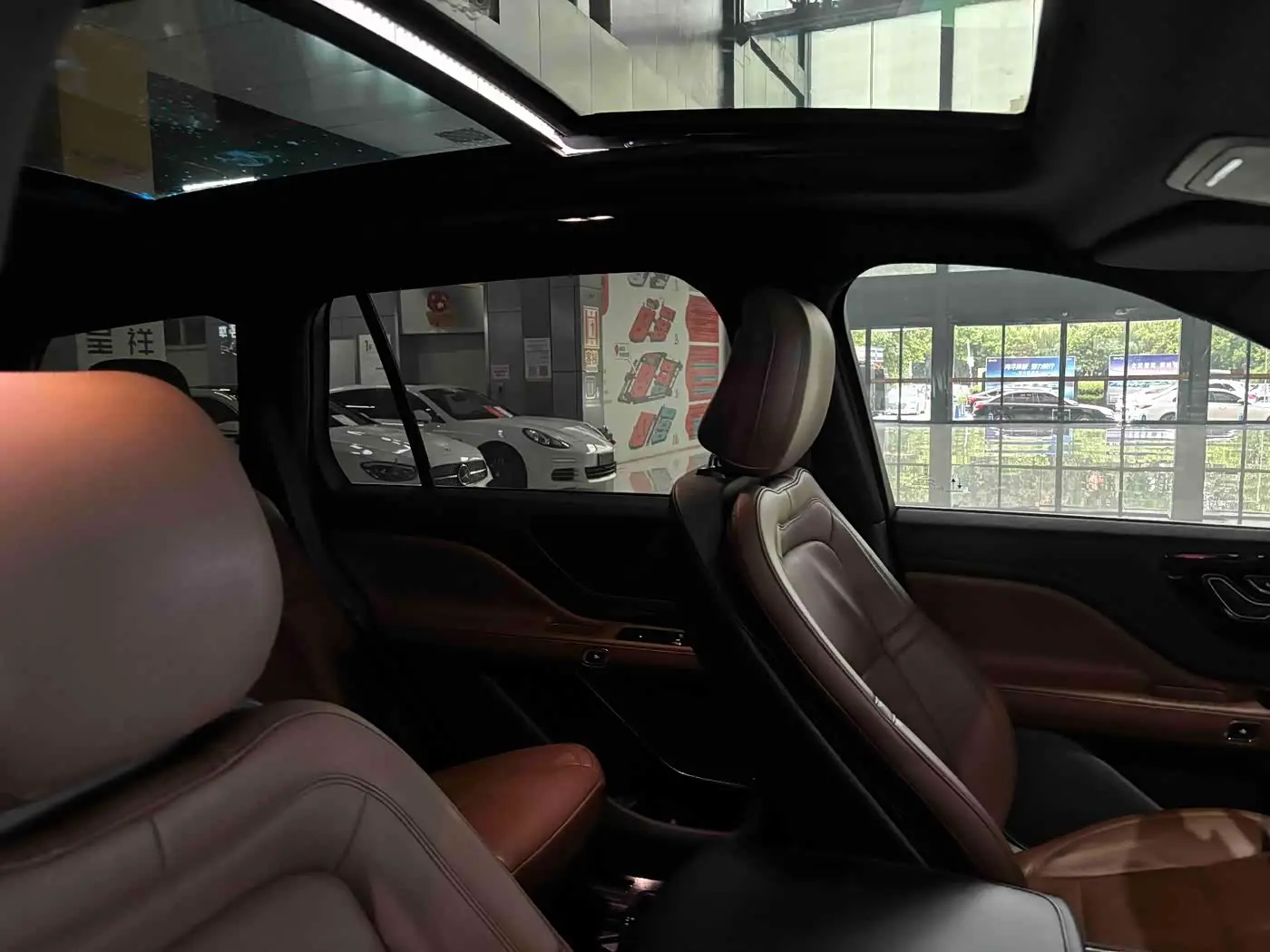 Lincoln Aviator 2022 — Şəkil 10/20