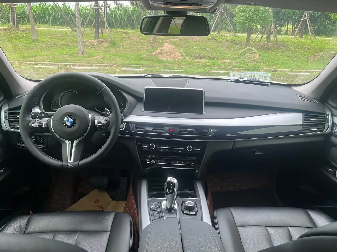BMW X5 2019 — Photo 9/14