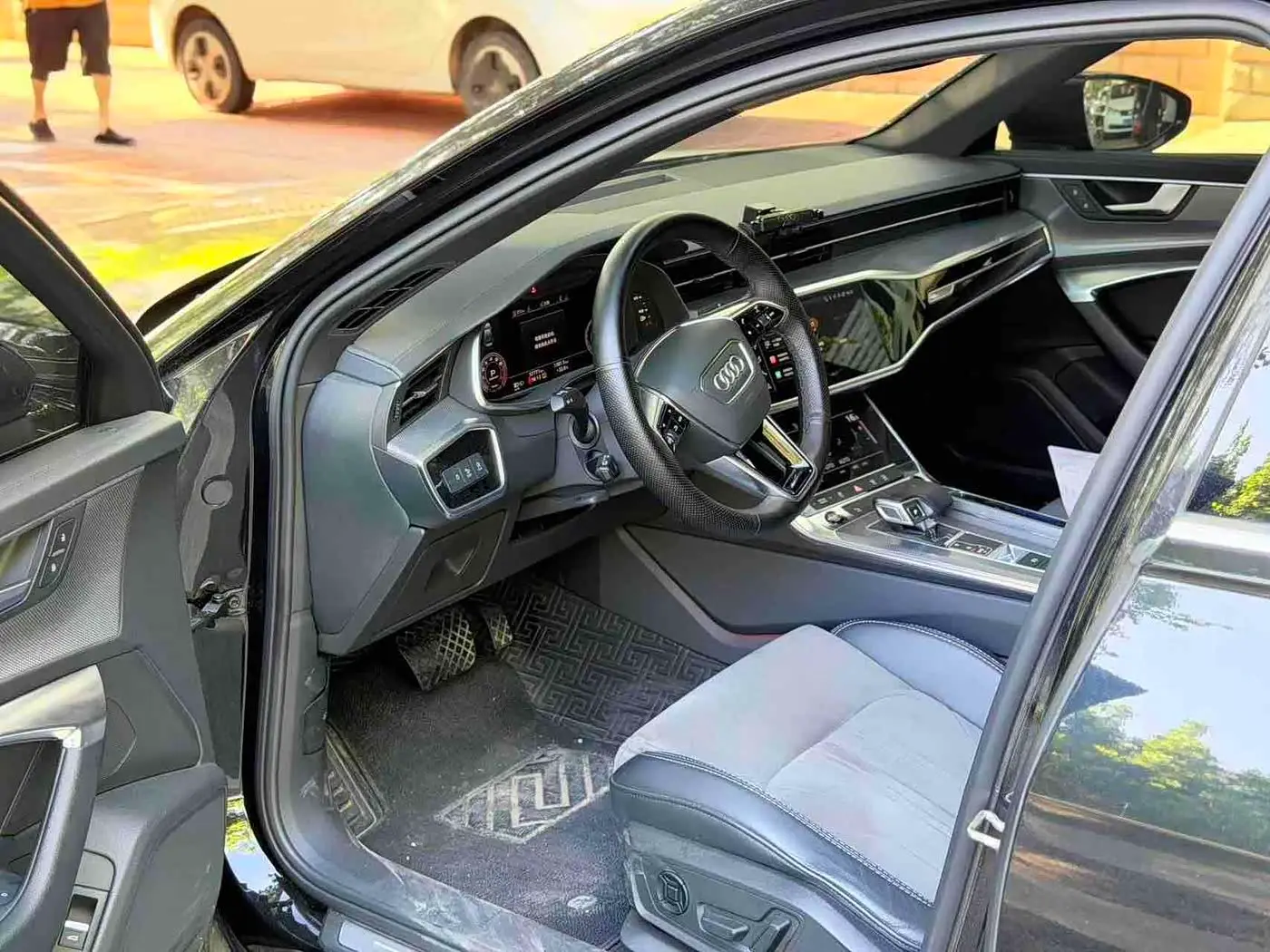 Audi A6L 2022 — Photo 3/6