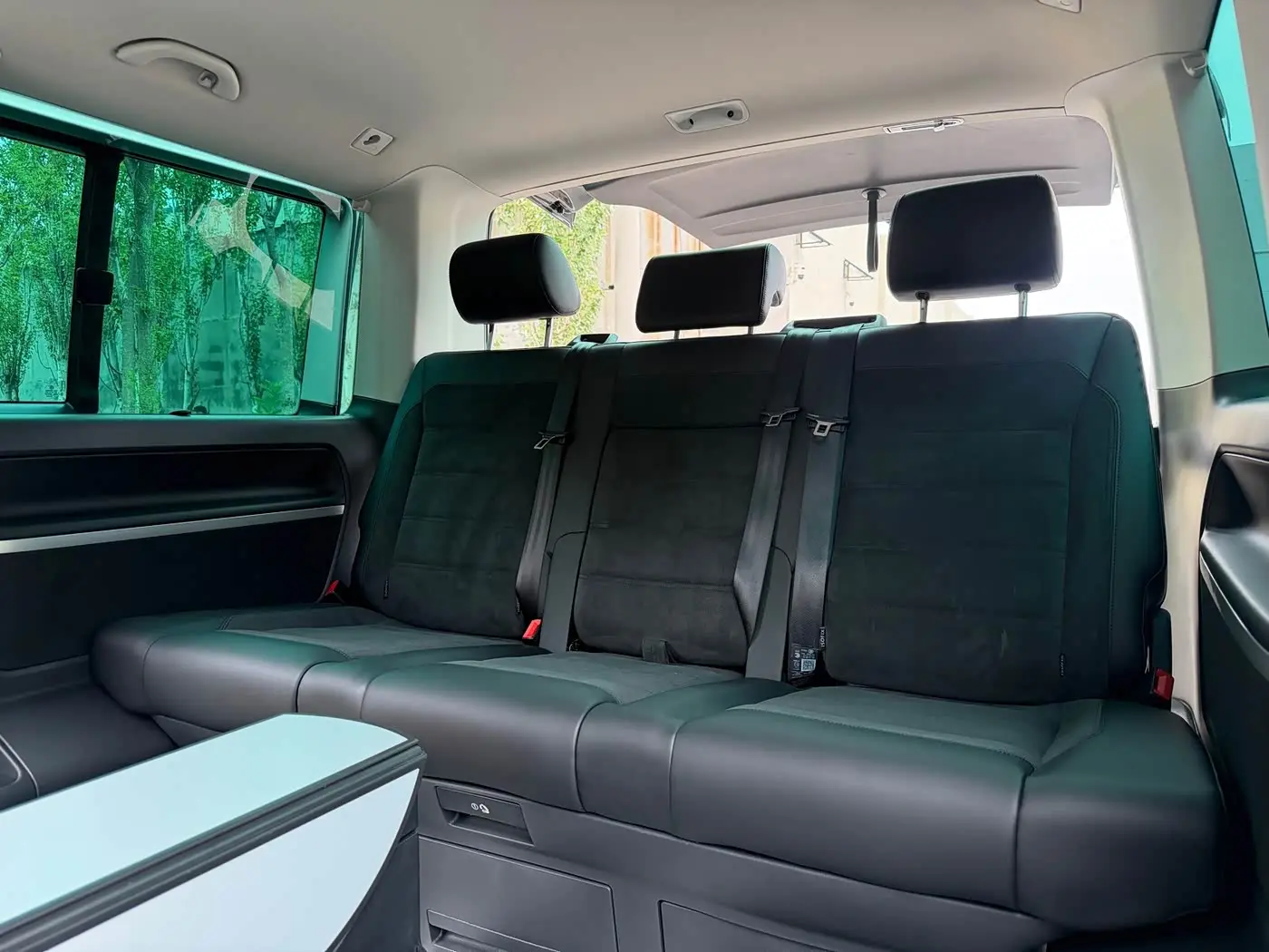 Volkswagen Multivan 2018 — Photo 19/20