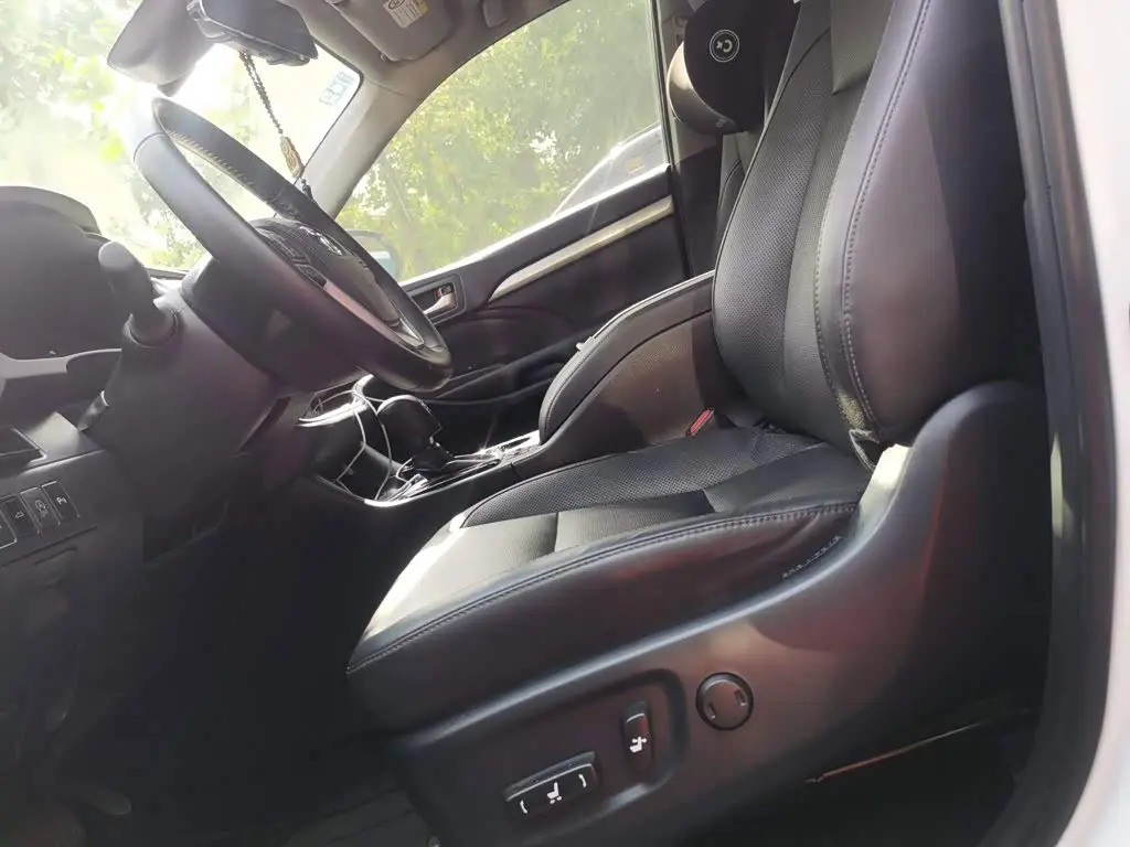 Toyota Highlander 2020 — Şəkil 8/20