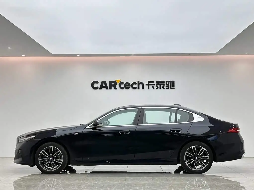 BMW 5 Series 2024 — Şəkil 2/16