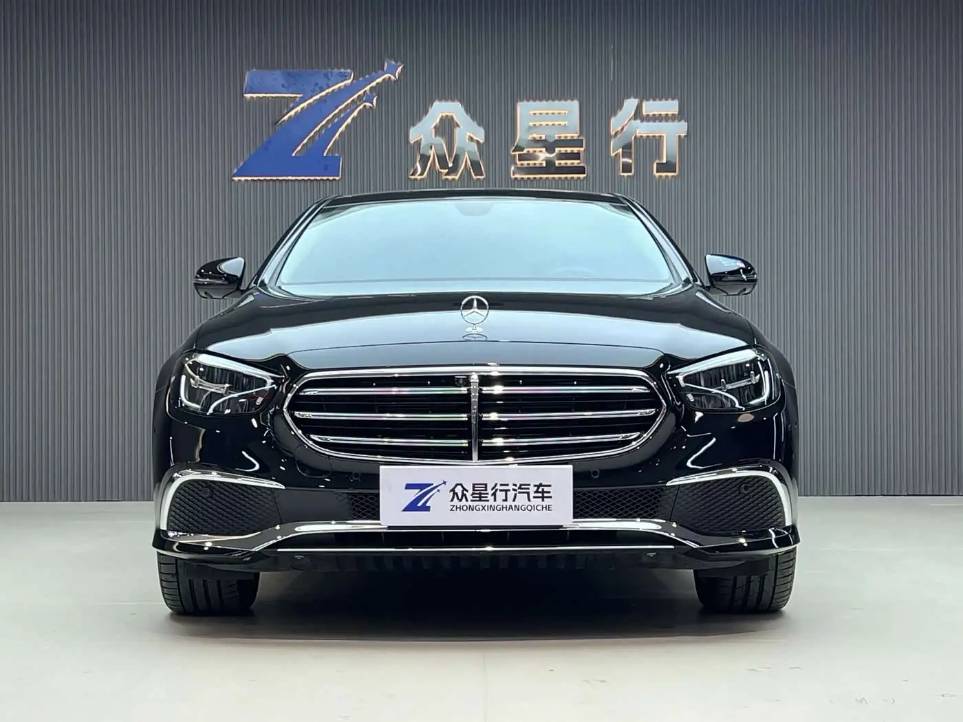 Mercedes-Benz E-Class 2023 — Photo 5/20
