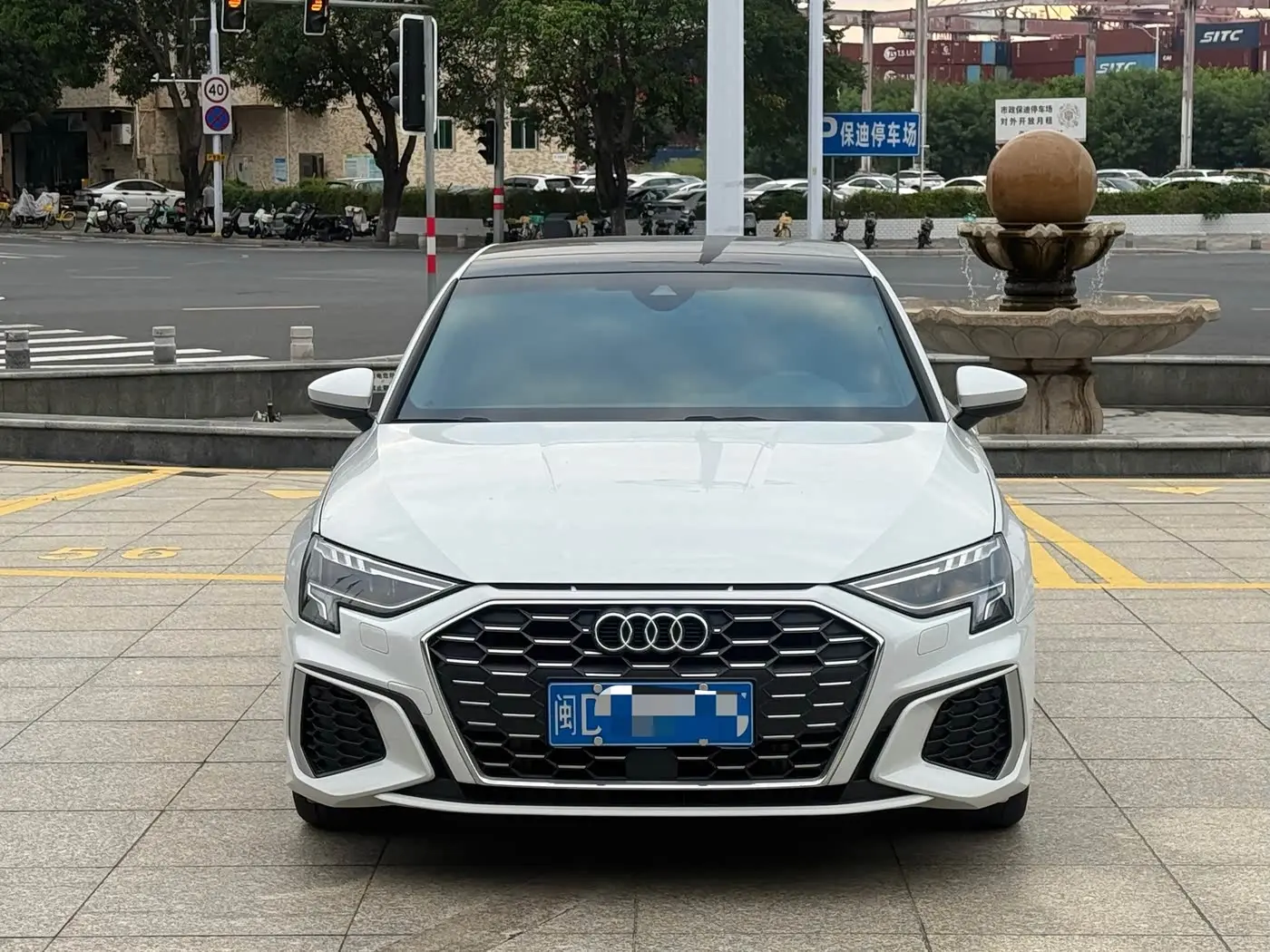 Audi A3 2022 — Фото 2/9