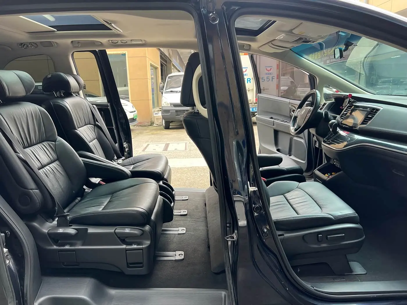 Honda Odyssey 2019 — Фото 9/12