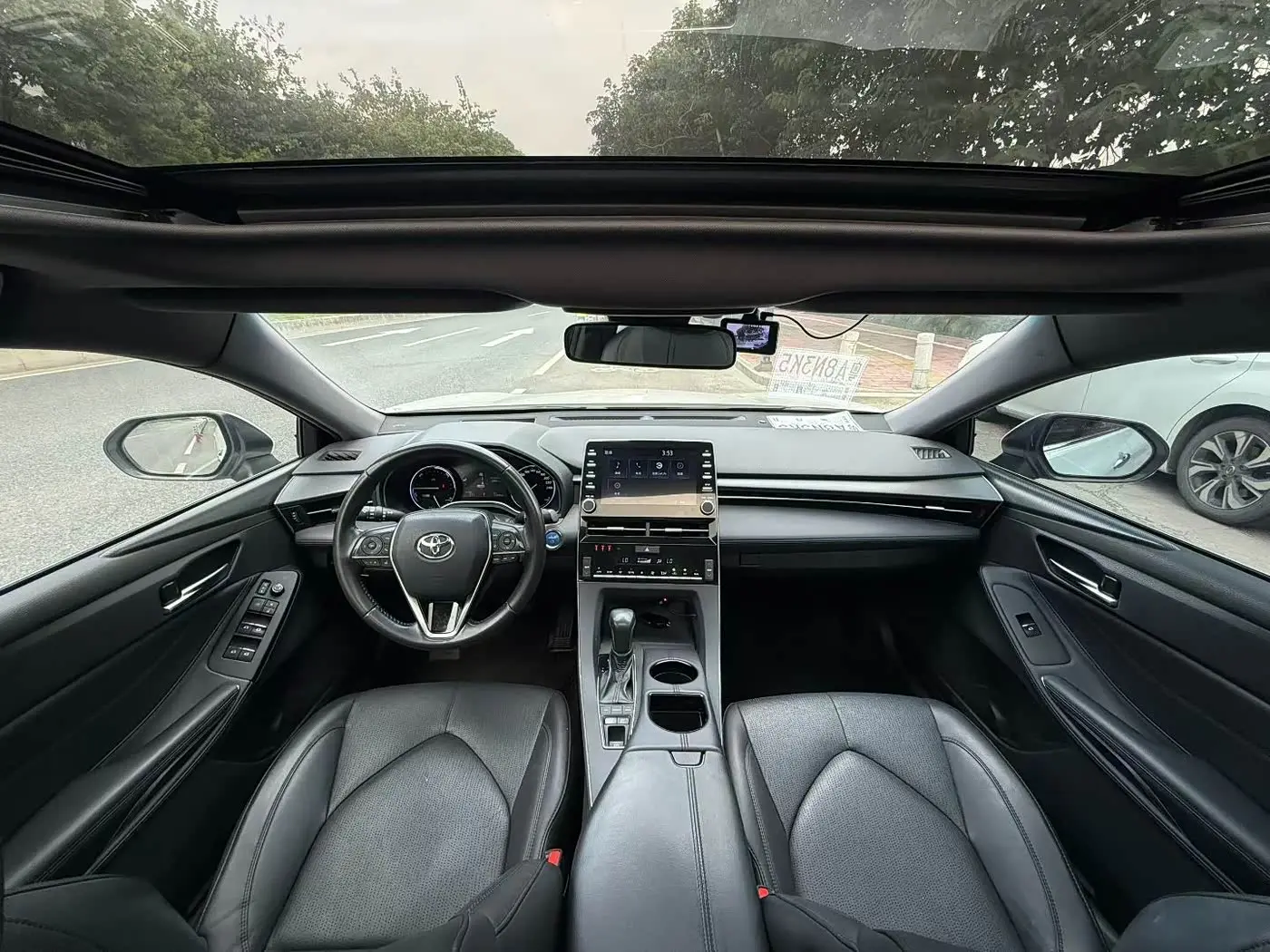 Toyota Avalon 2020 — Photo 7/9