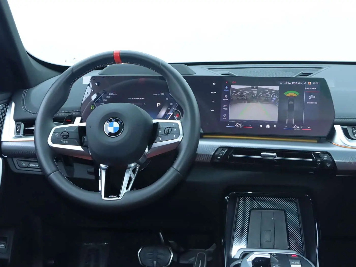 BMW X1 M35Li 2025 — Фото 8/20