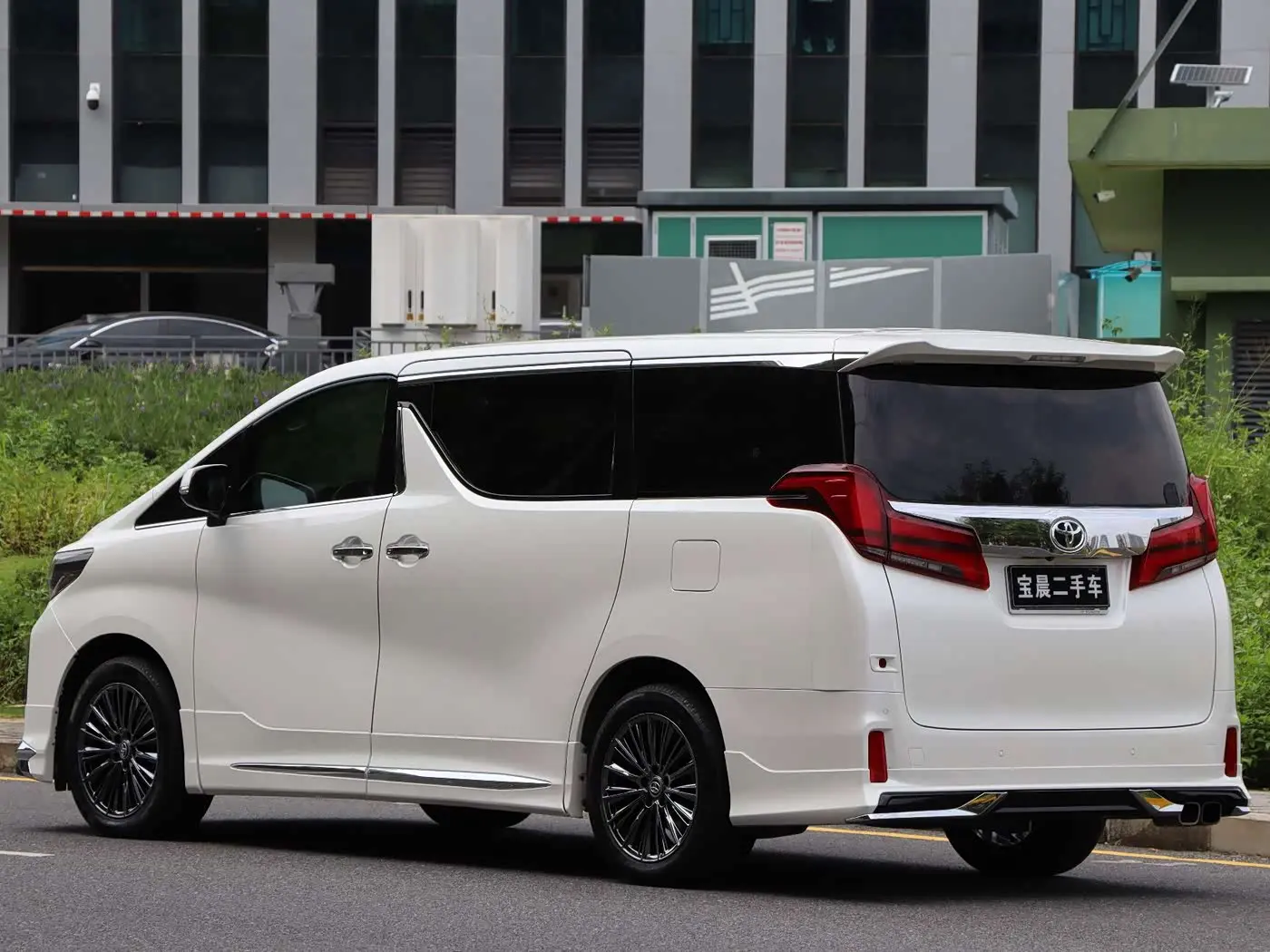 Toyota Alphard 2018 — Фото 4/16