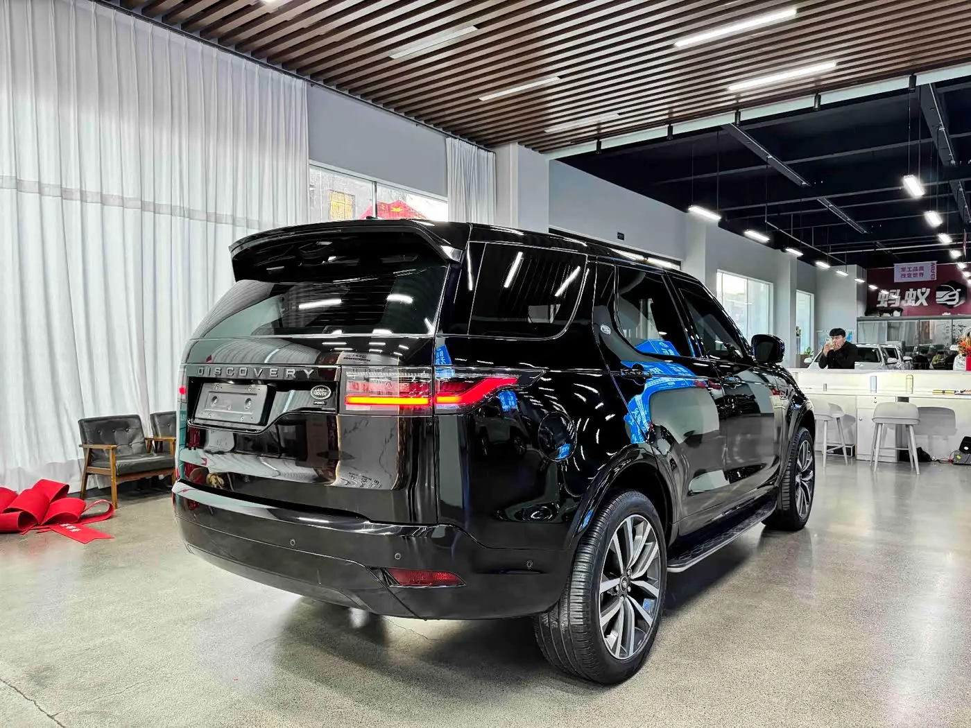 Land Rover Discovery 2021 — Şəkil 16/17