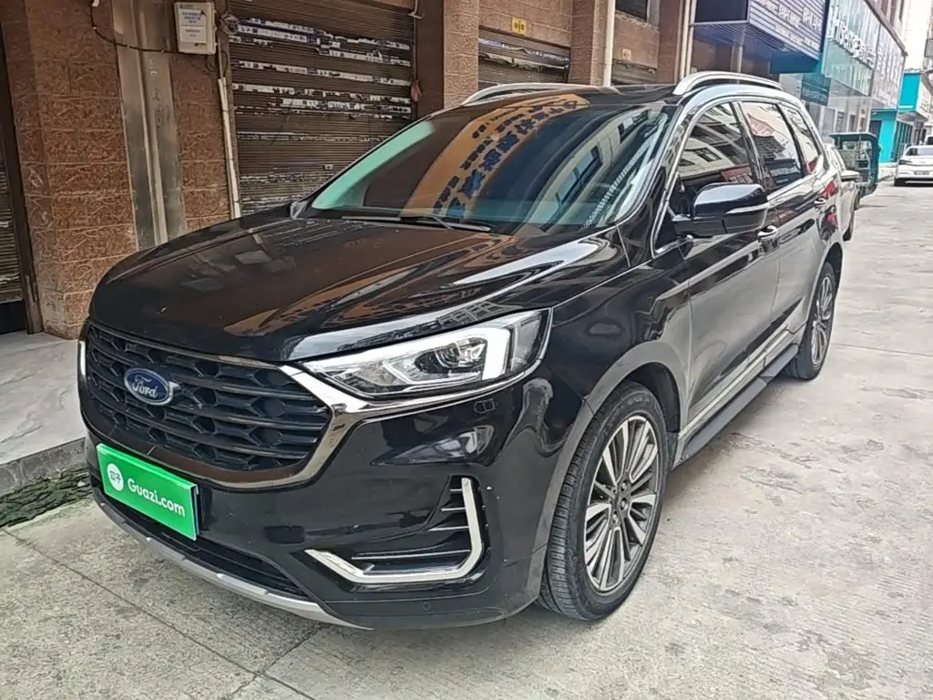 Ford Edge 2022 — Фото 2/20