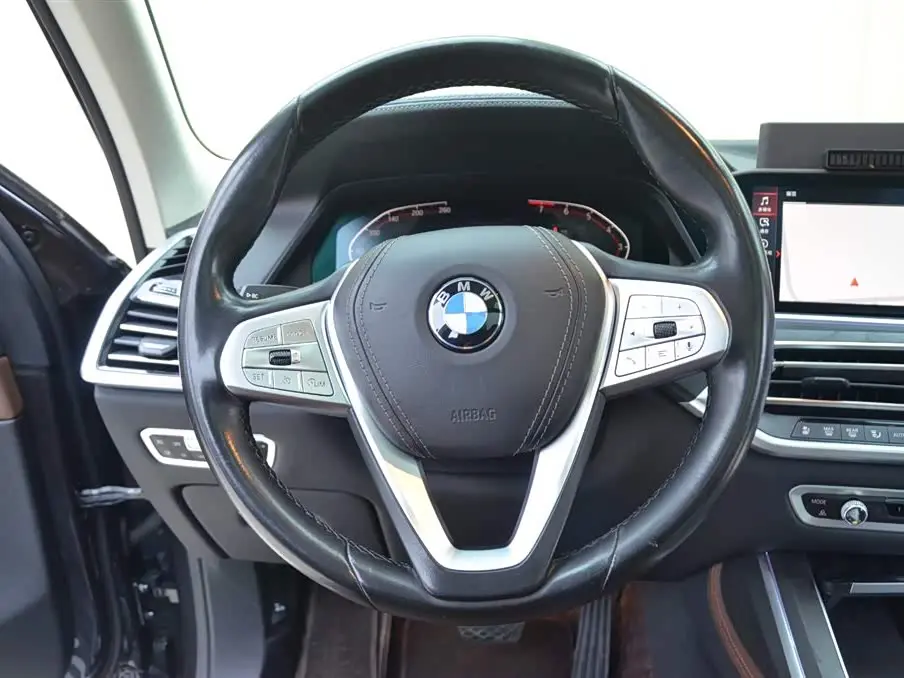 BMW X7 2019 — Photo 10/16