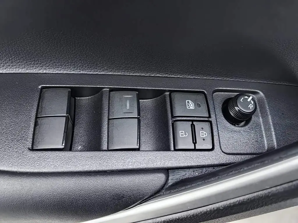 Toyota Corolla Cross 2025 — Фото 9/20