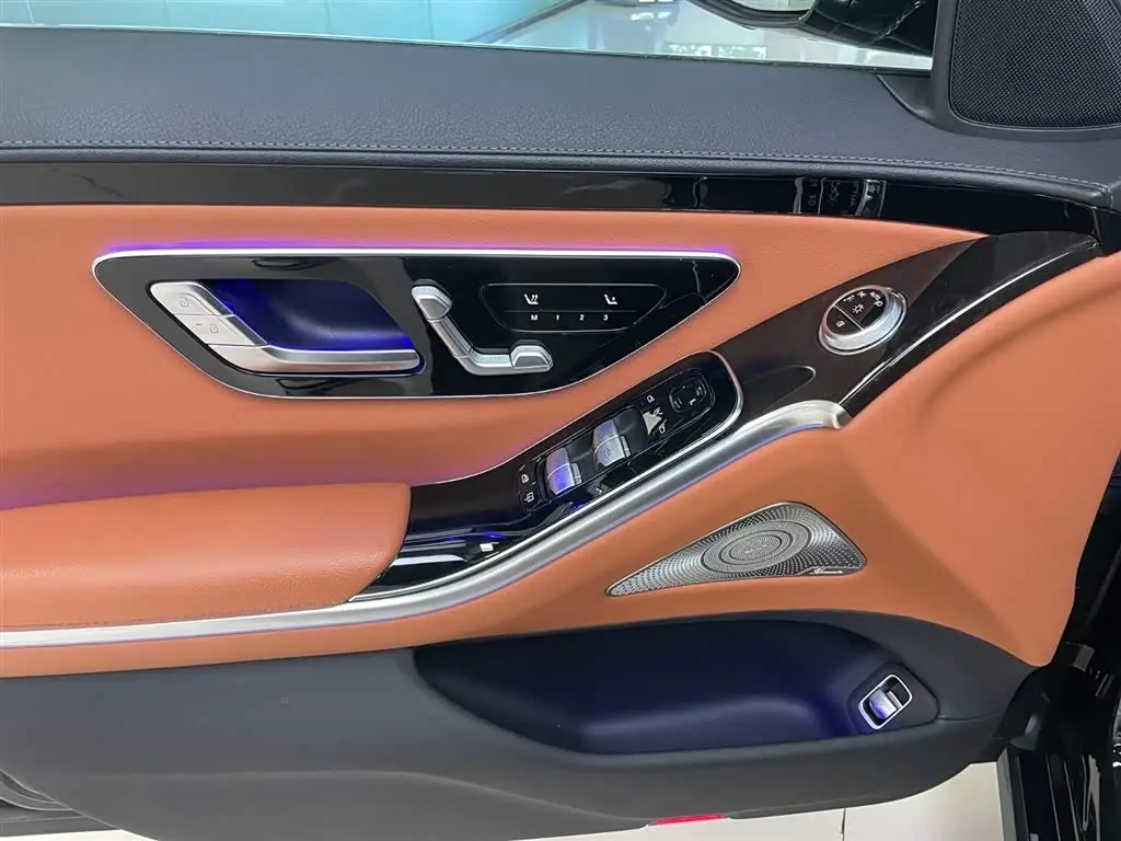 Mercedes-Benz S-Class 2023 — Photo 8/20