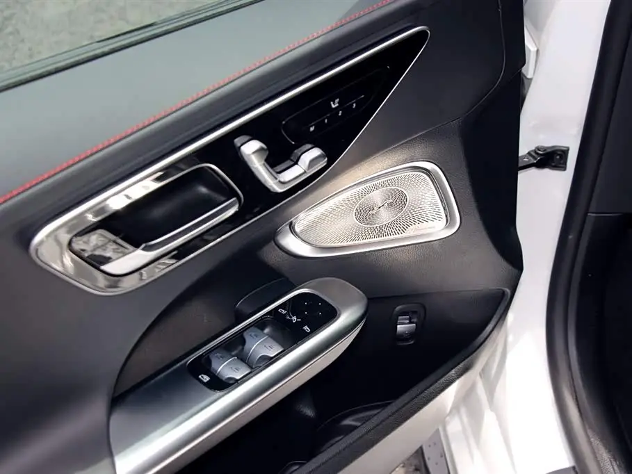Mercedes-Benz C-Class AMG 2025 — Фото 14/15