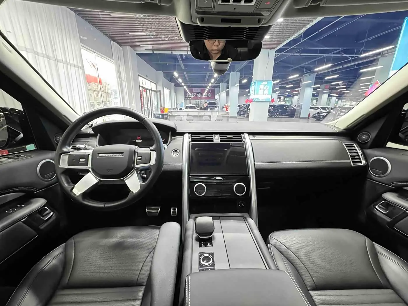 Land Rover Discovery 2021 — Şəkil 13/17