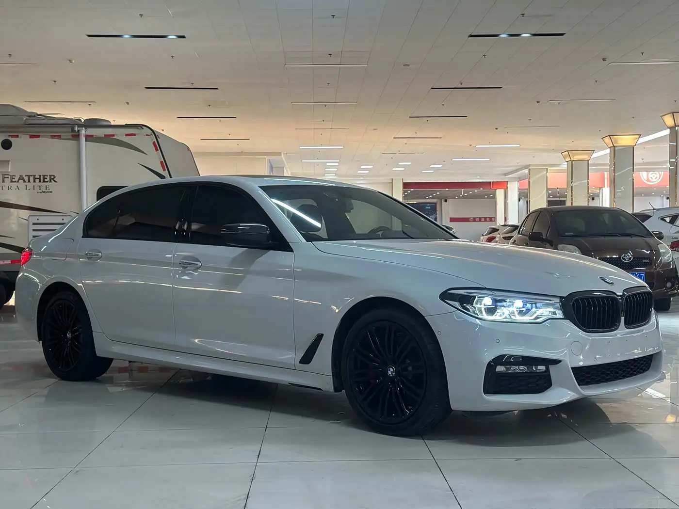 BMW 5 Series 2018 — Фото 3/18