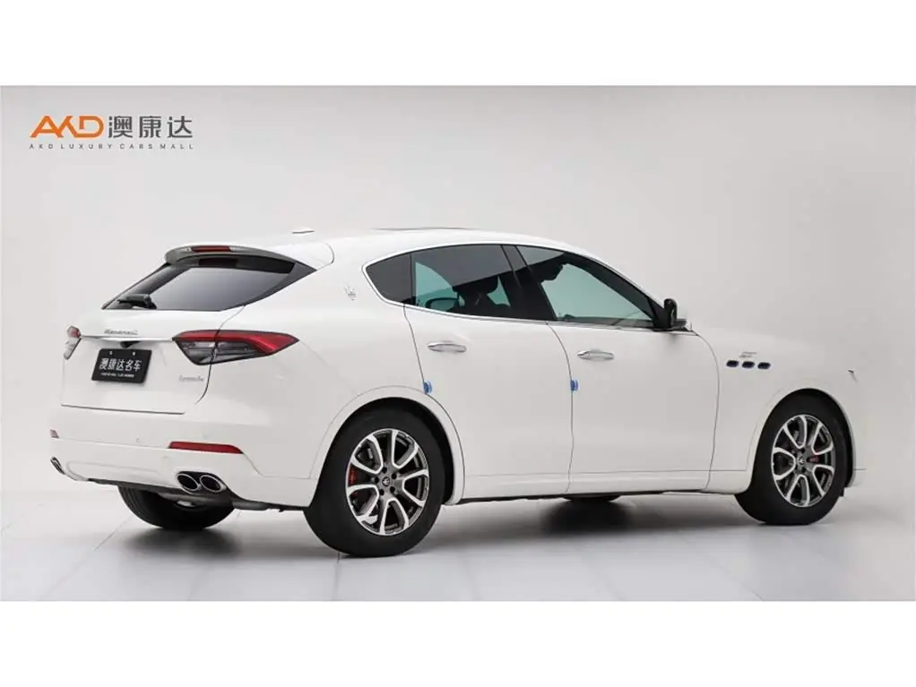 Maserati Levante 2023 — Photo 3/10