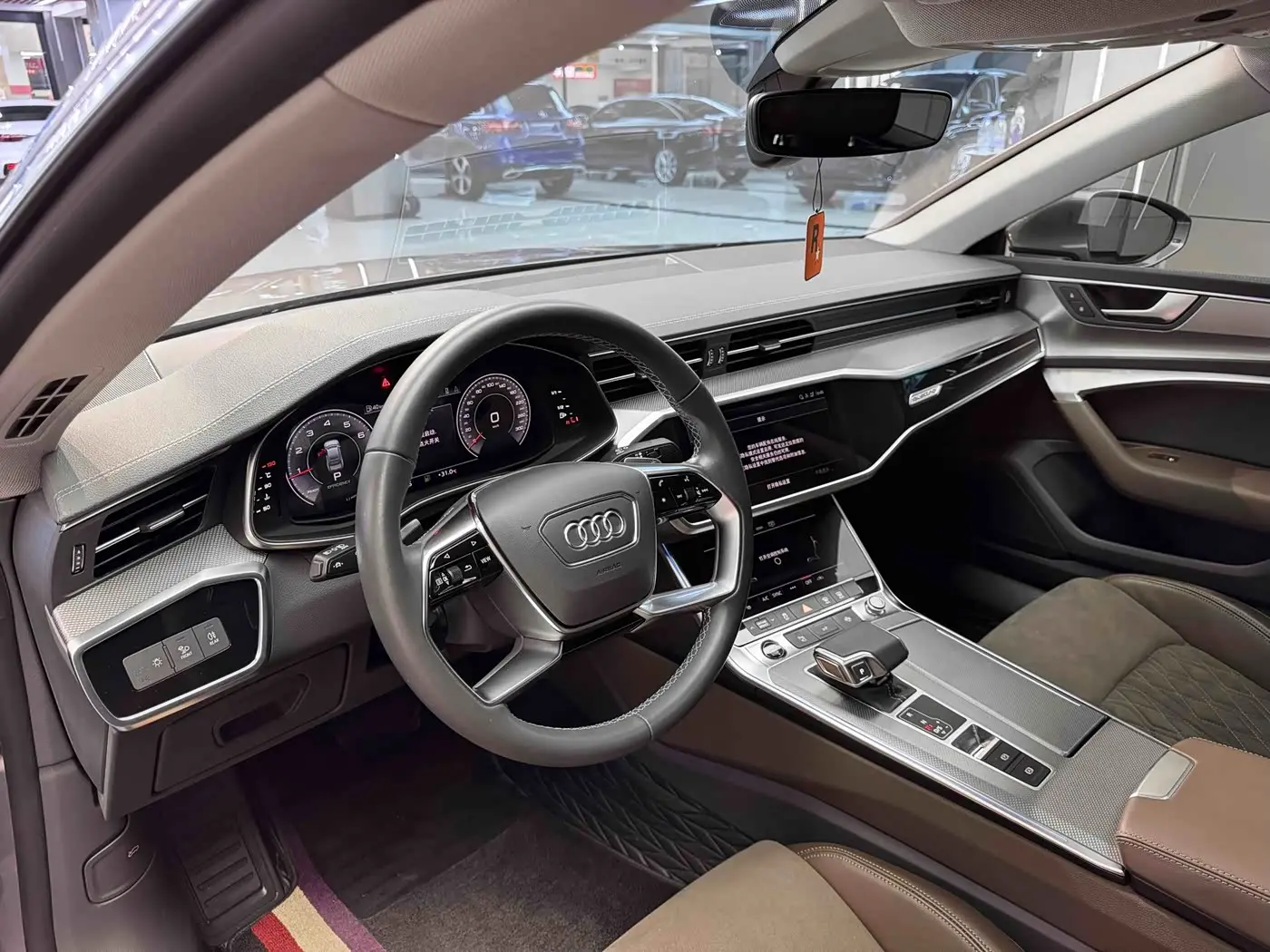 Audi A7L 2024 — Şəkil 4/9