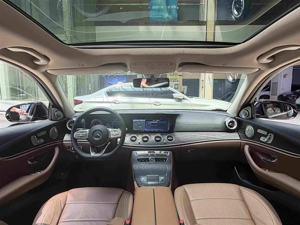 Mercedes-Benz E-Class 2019 — Şəkil 15/18