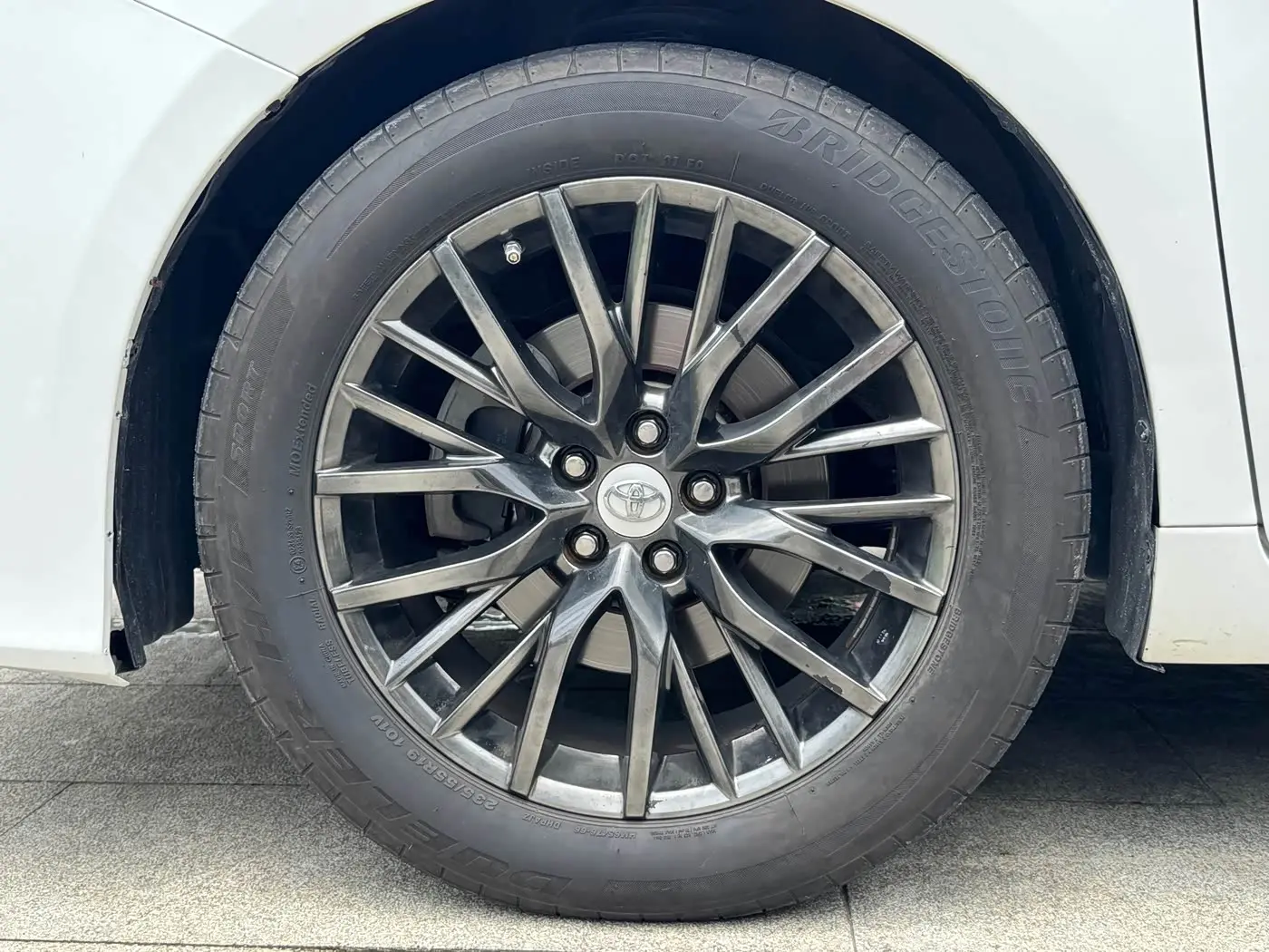 Toyota Sienna 2017 — ფოტო 16/16