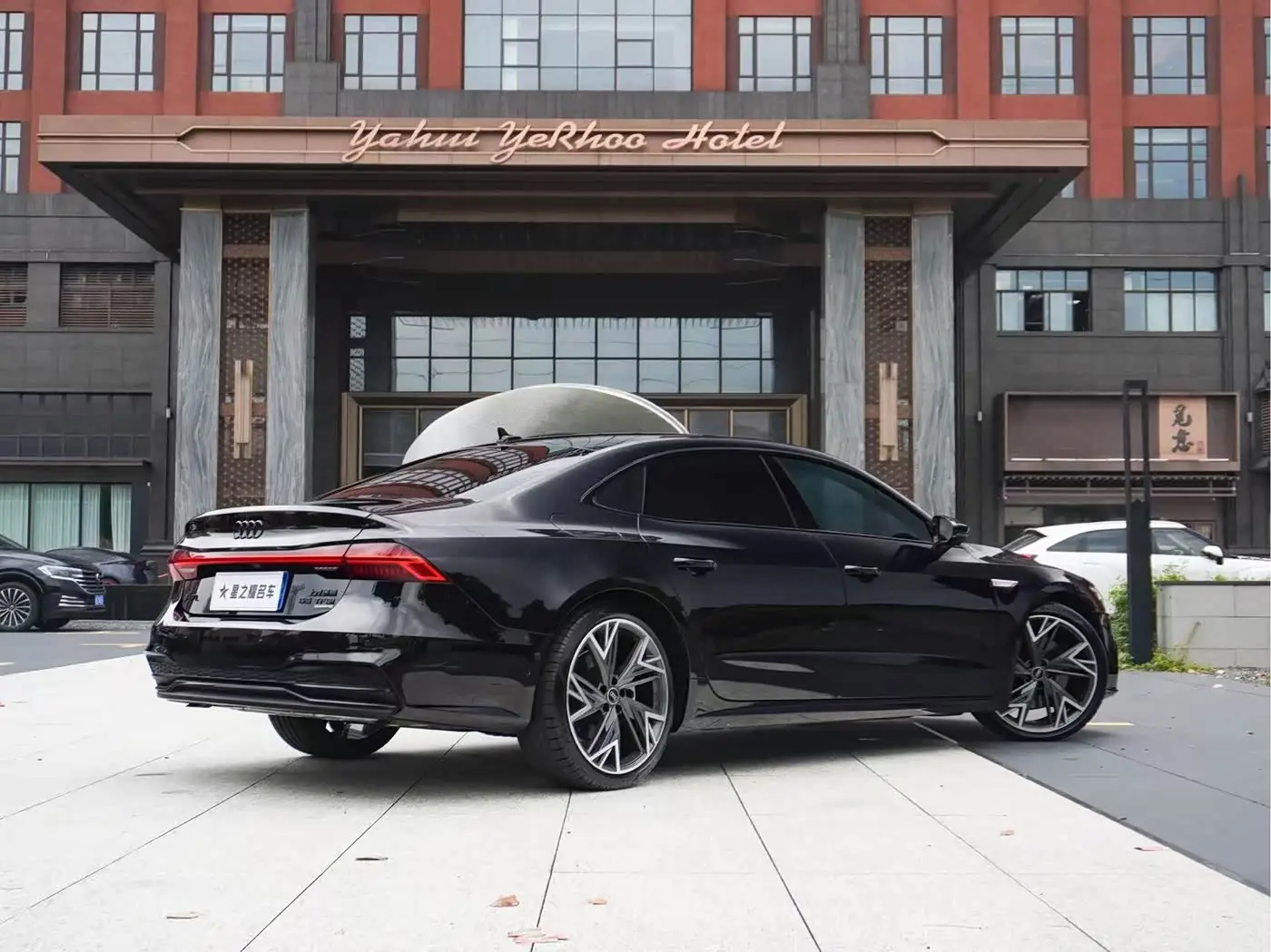 Audi A7L 2024 — Photo 3/20