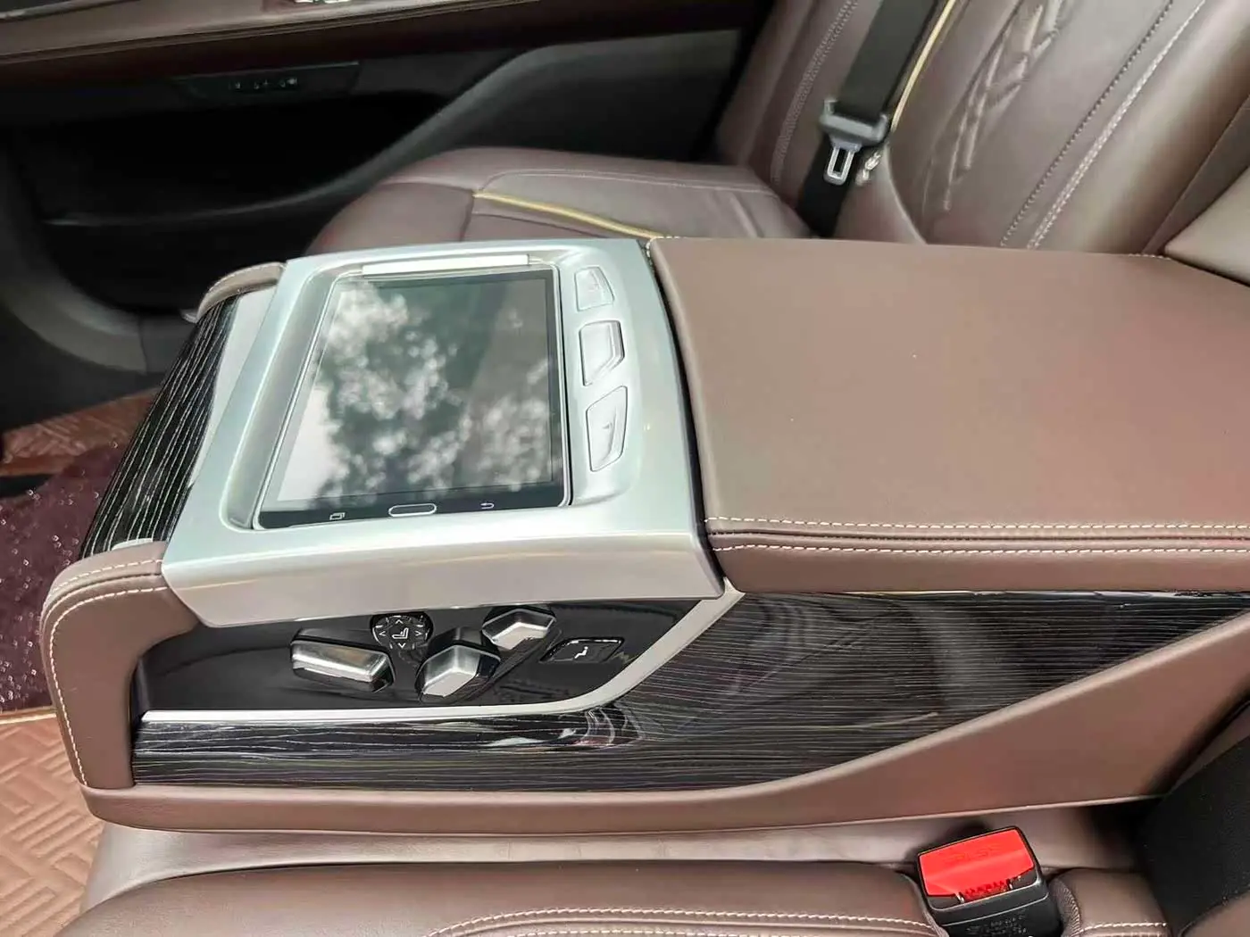 BMW 7 Series 2021 — Photo 10/18