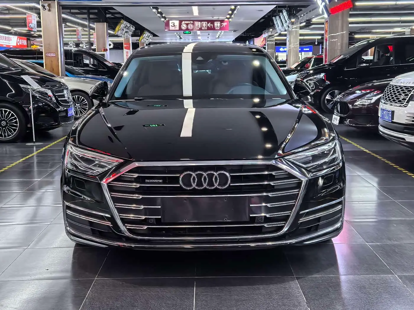 Audi A8 2022 — Photo 2/14