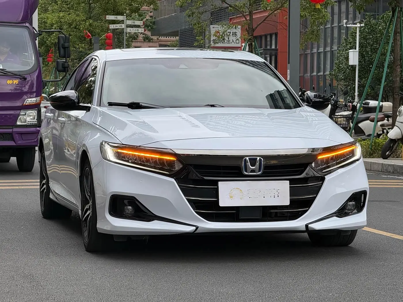 Honda Accord 2021 — Фото 3/12