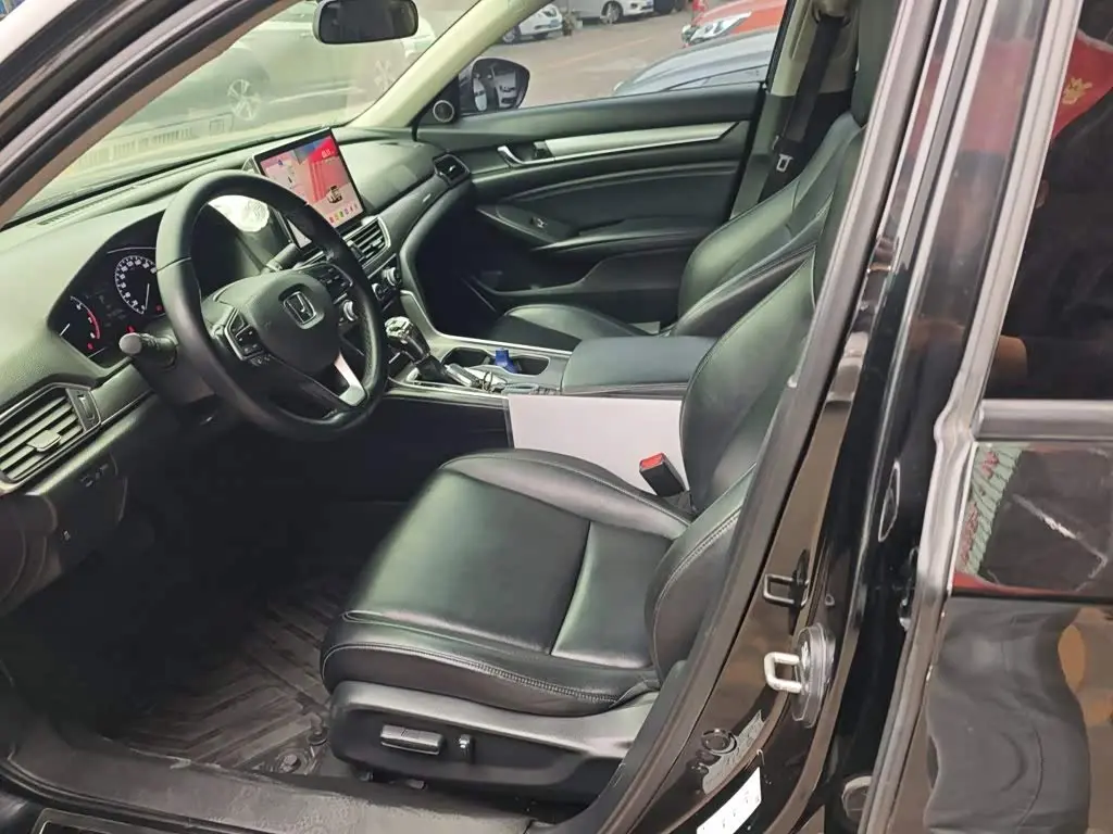 Honda Accord 2020 — Photo 15/20