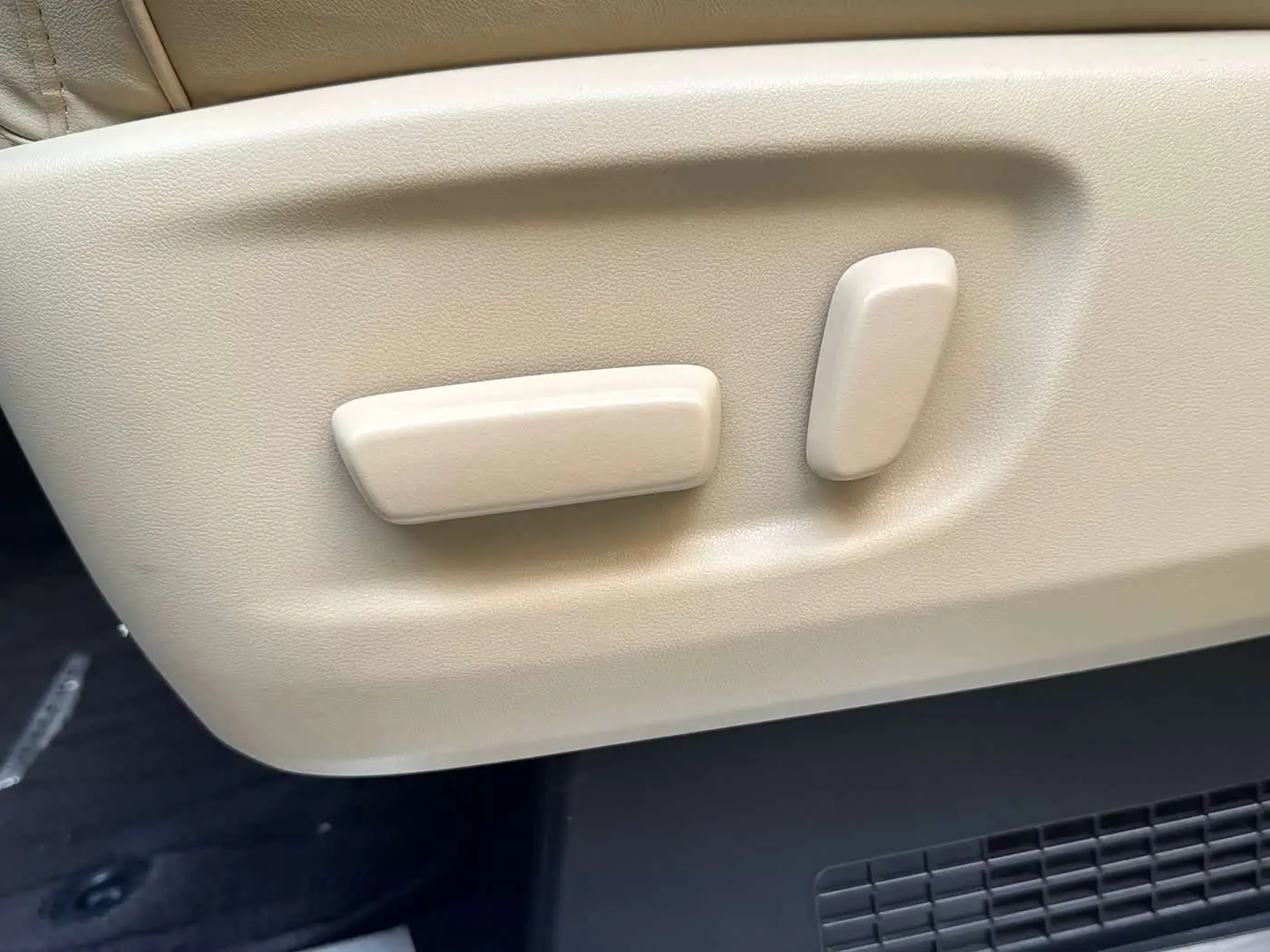 Toyota Vellfire 2022 — Photo 13/19