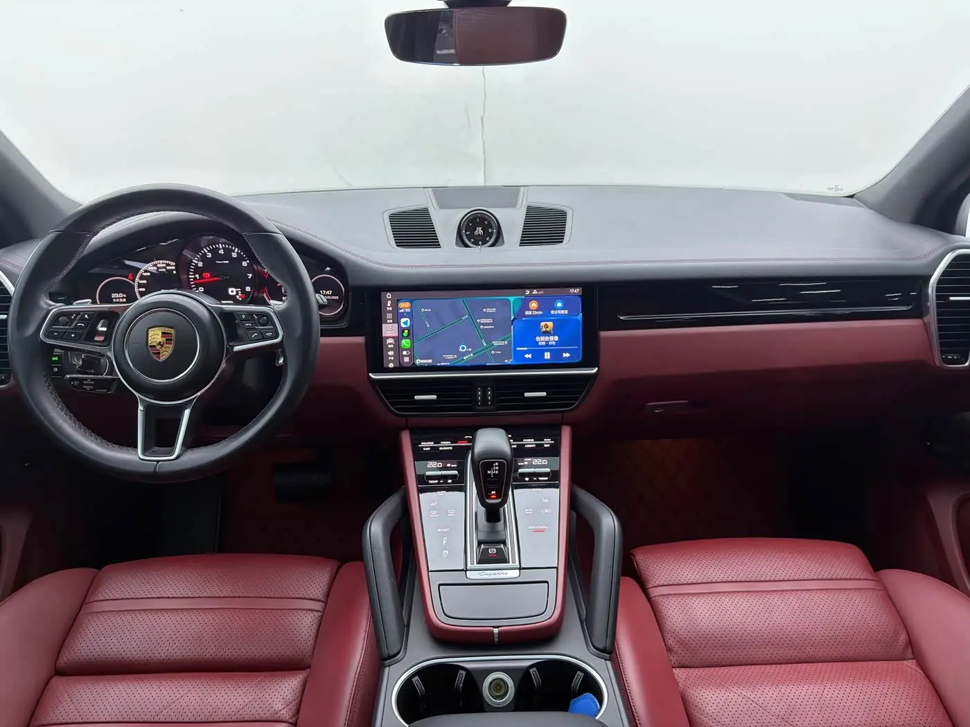 Porsche Cayenne 2019 — Photo 17/20