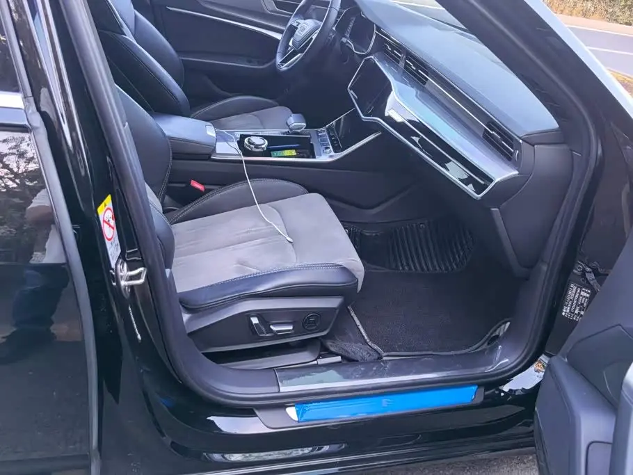 Audi A6L 2023 — Şəkil 8/16