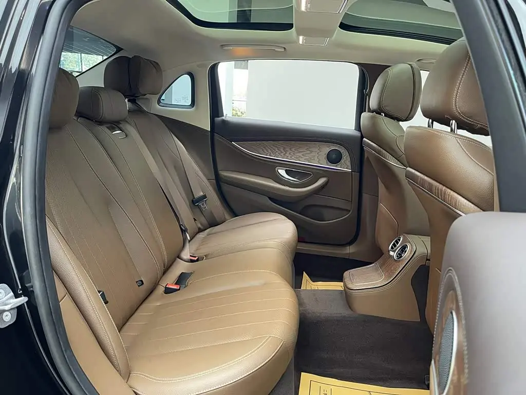 Mercedes-Benz E-Class 2022 — Фото 14/20