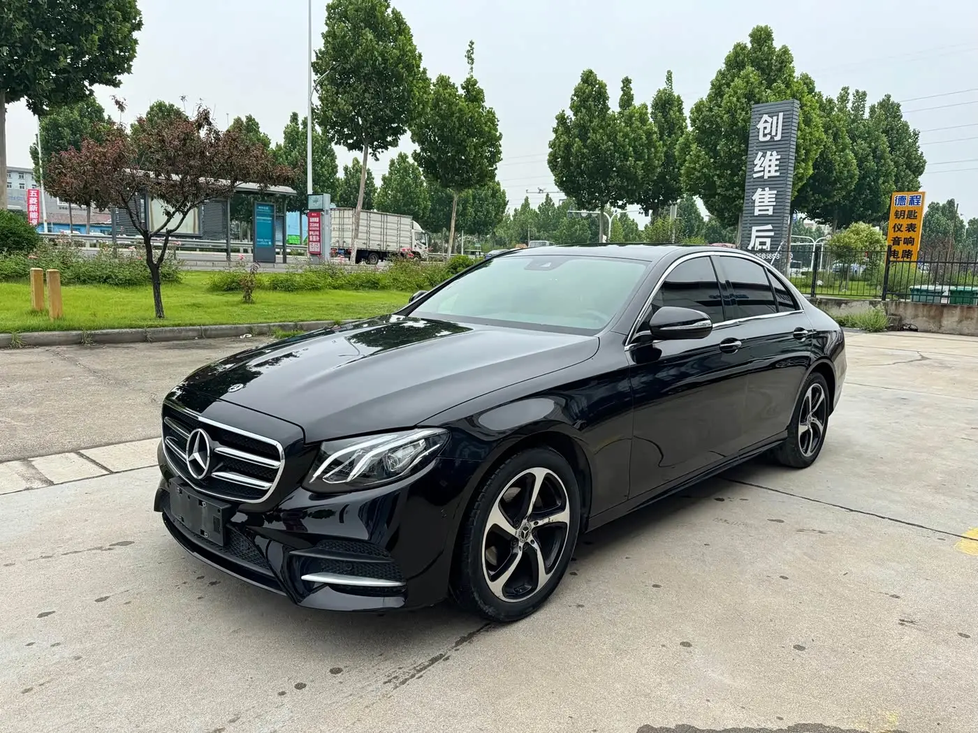 Mercedes-Benz E-Class 2017 — Фото 1/16