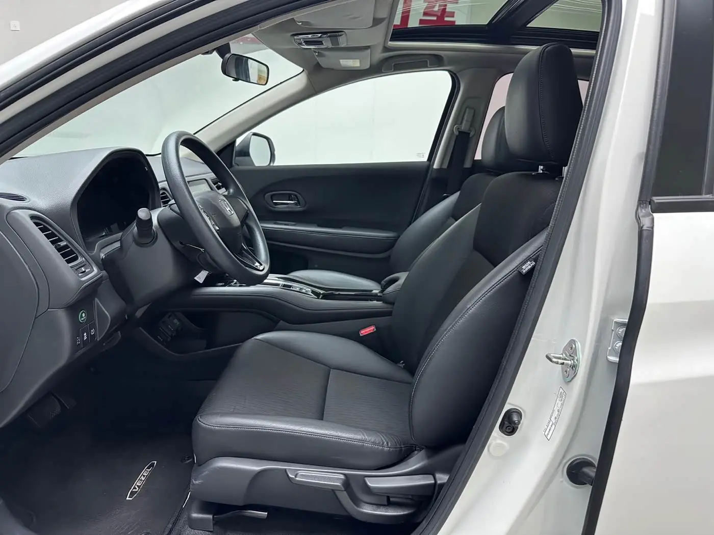 Honda Vezel 2022 — Фото 4/15